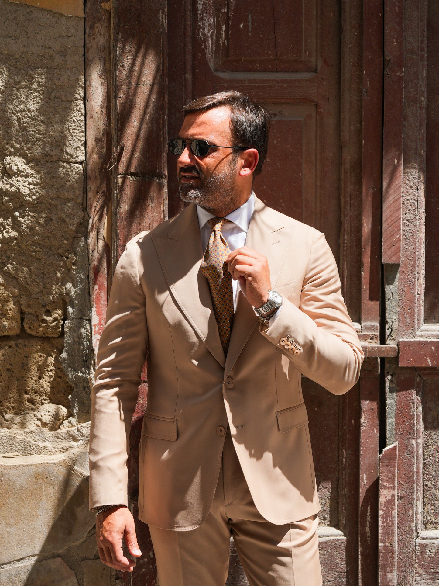 ABITO MONOPETTO BEIGE SPIGATO