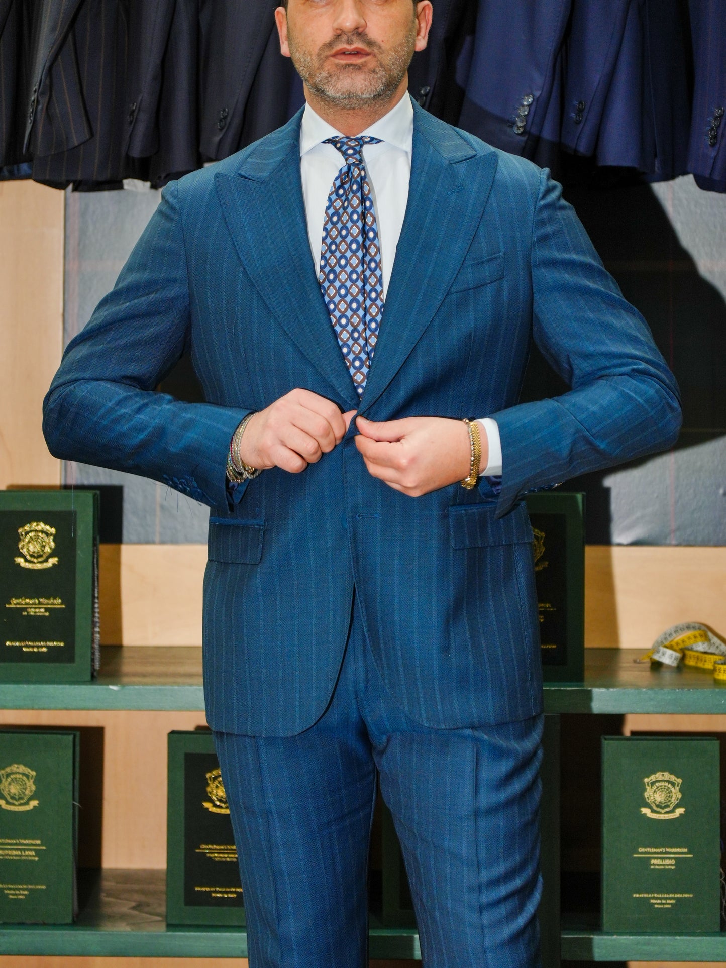 ABITO GESSATO MONOPETTO BLU CHIARO