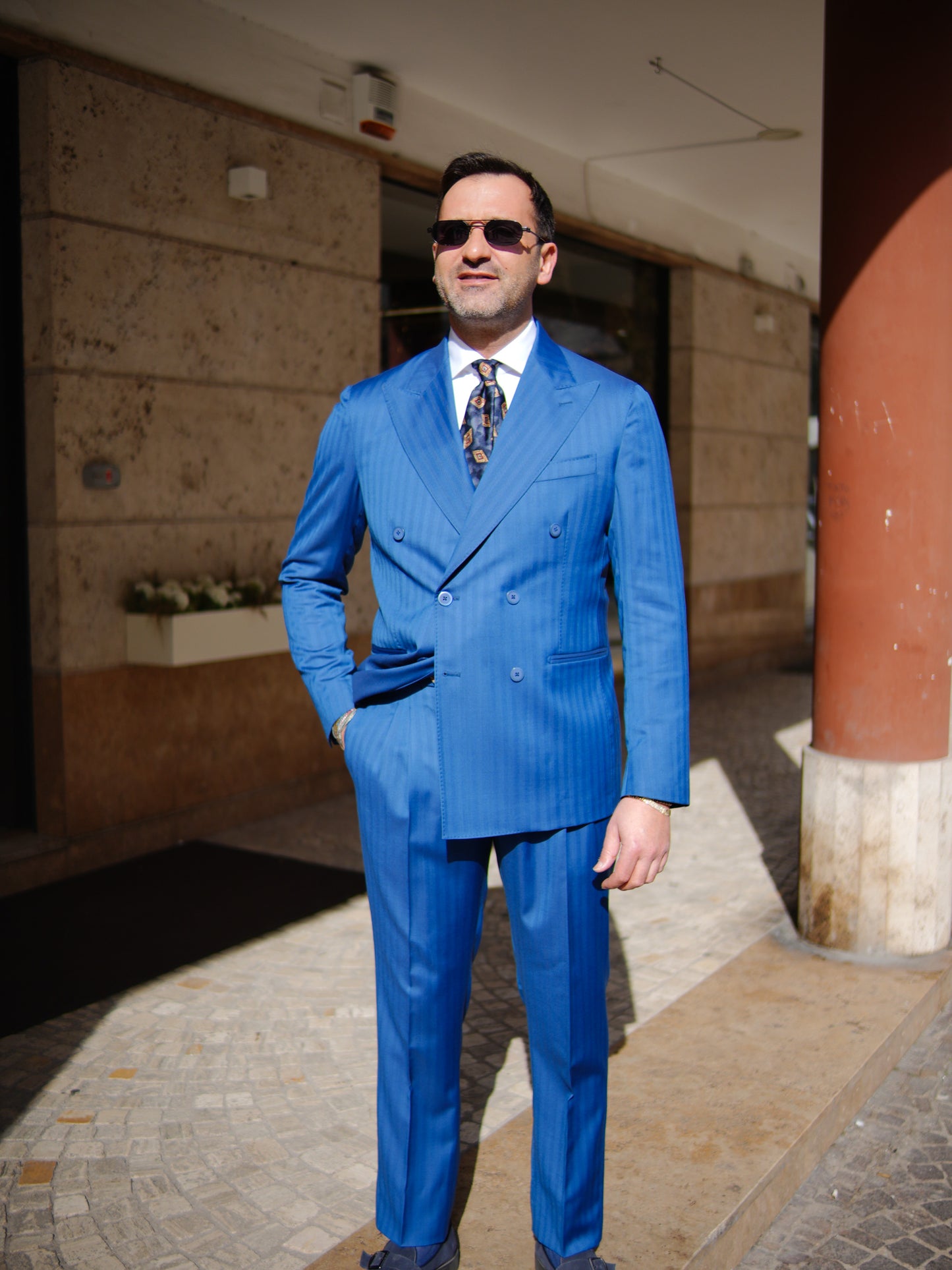 ABITO DOPPIOPETTO BLU REALE SPIGATO