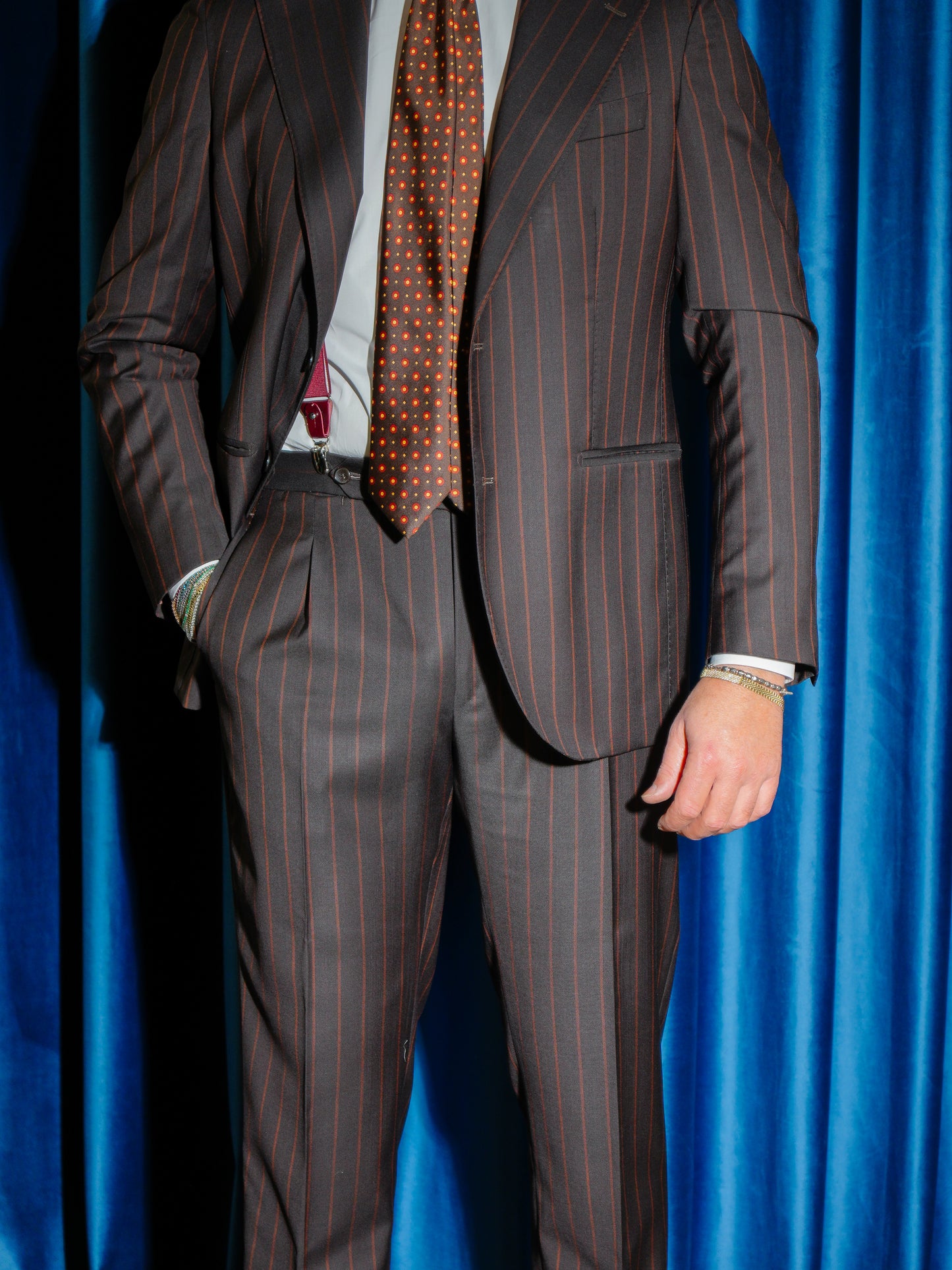 ABITO GESSATO TELA INGLESE MORO