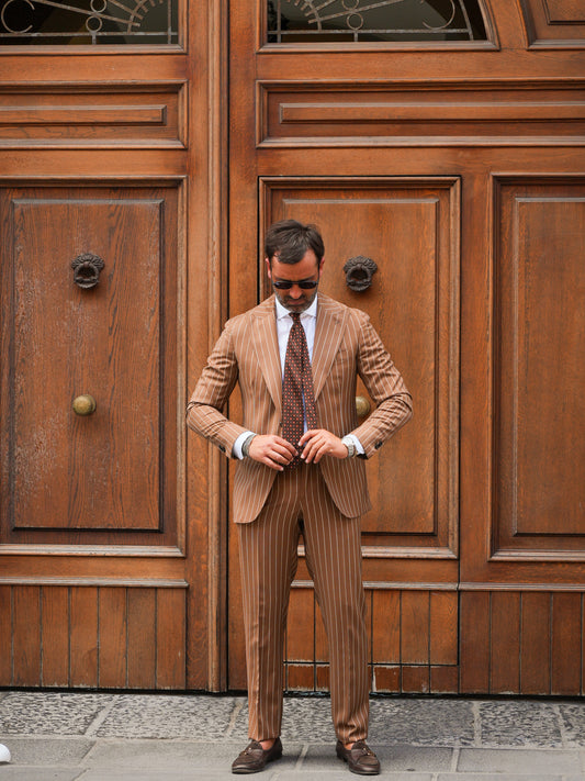 ABITO MONOPETTO GESSATO NOCCIOLA RIGO BIANCO